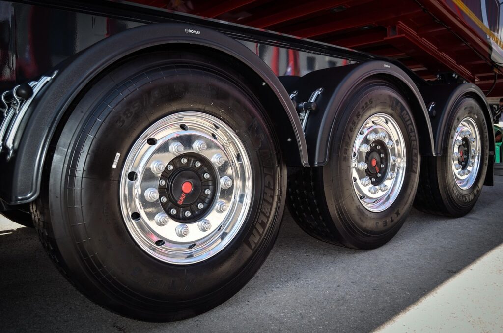 wheels-428525_1280